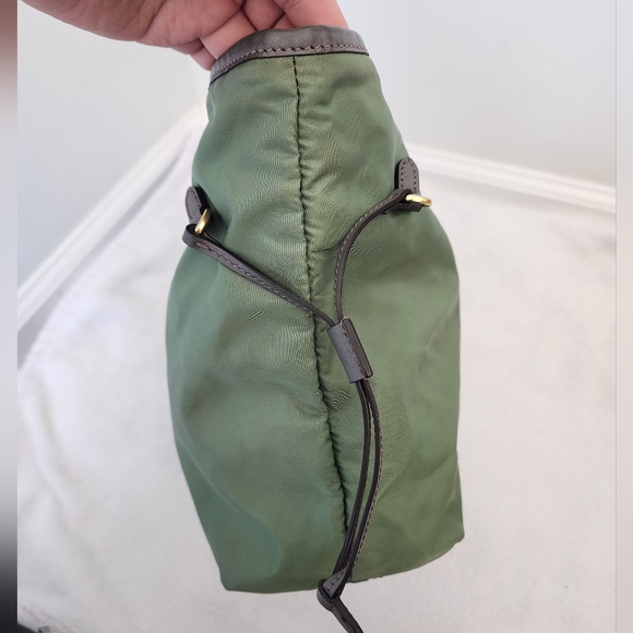 Prada Green Nylon and Saffiano Tote bag - Picture 9 of 12